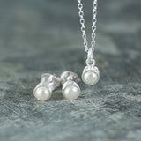 Textured White Silver Pearl Necklace